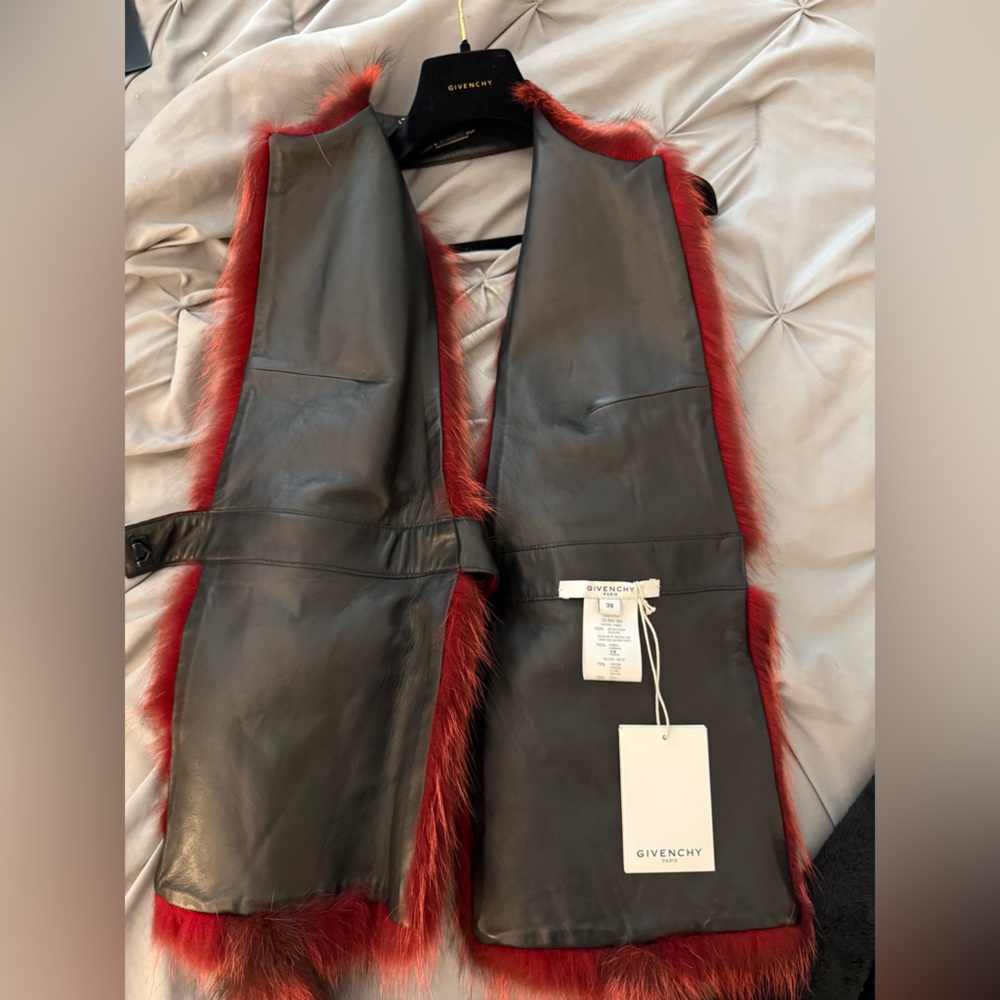 Givenchy Red and Black Fur Vest - Picture 7 of 9